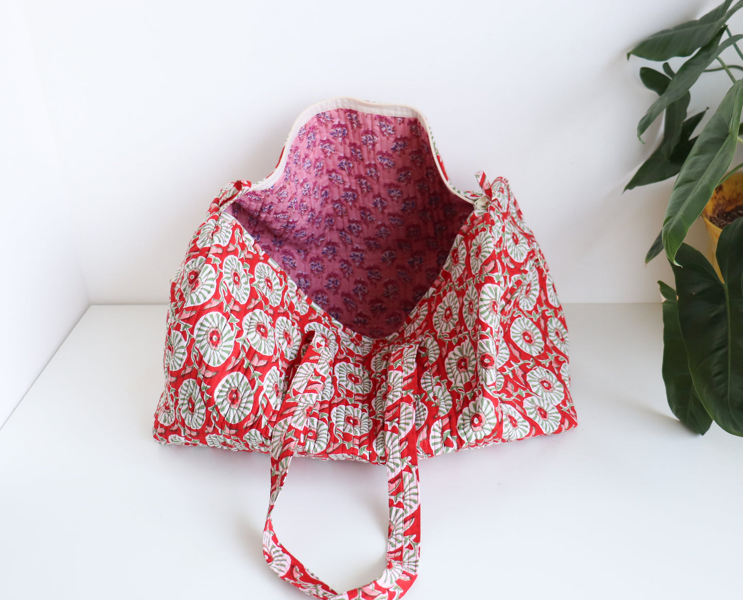 Floral Duffle Bag - Red Travel bag