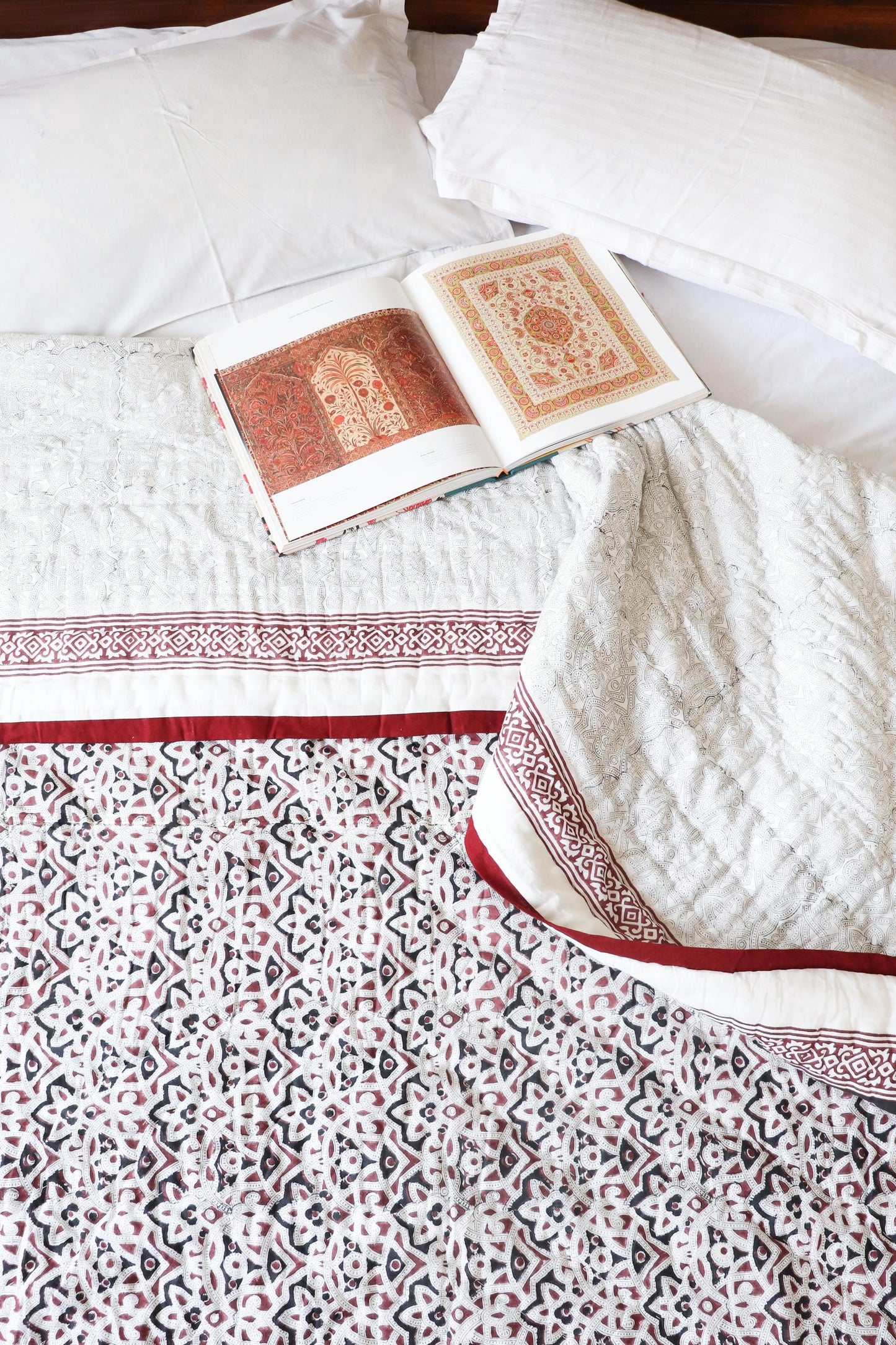 The Kilim Cotton Comforter - Indian Kantha Quilt (Queen/Twin)