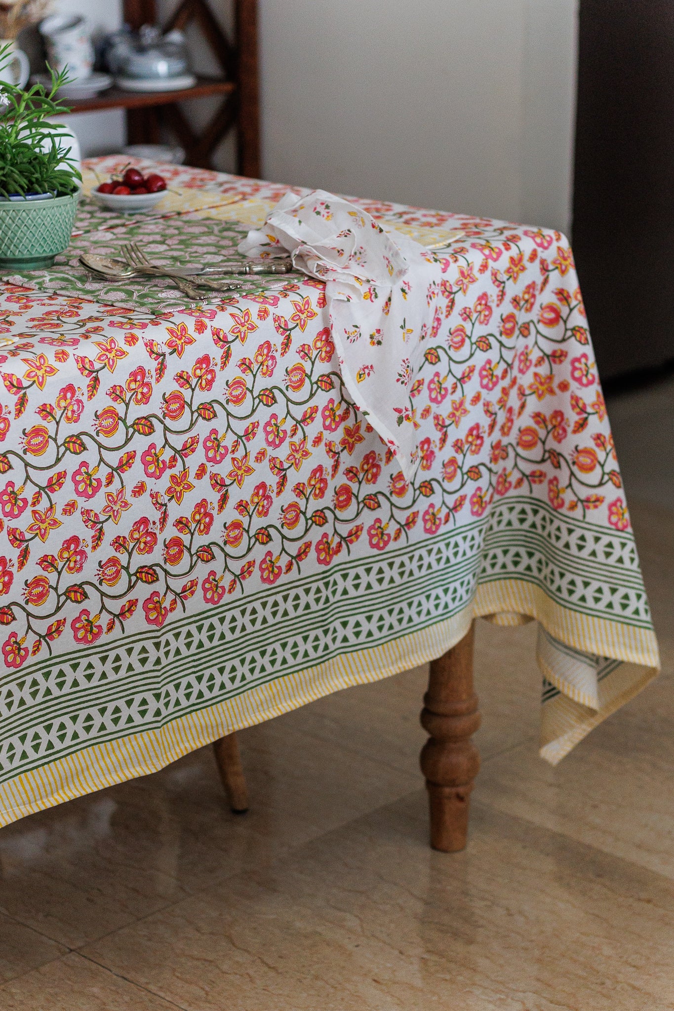 Pomegranate Breeze Dinner Napkins | Set of 6