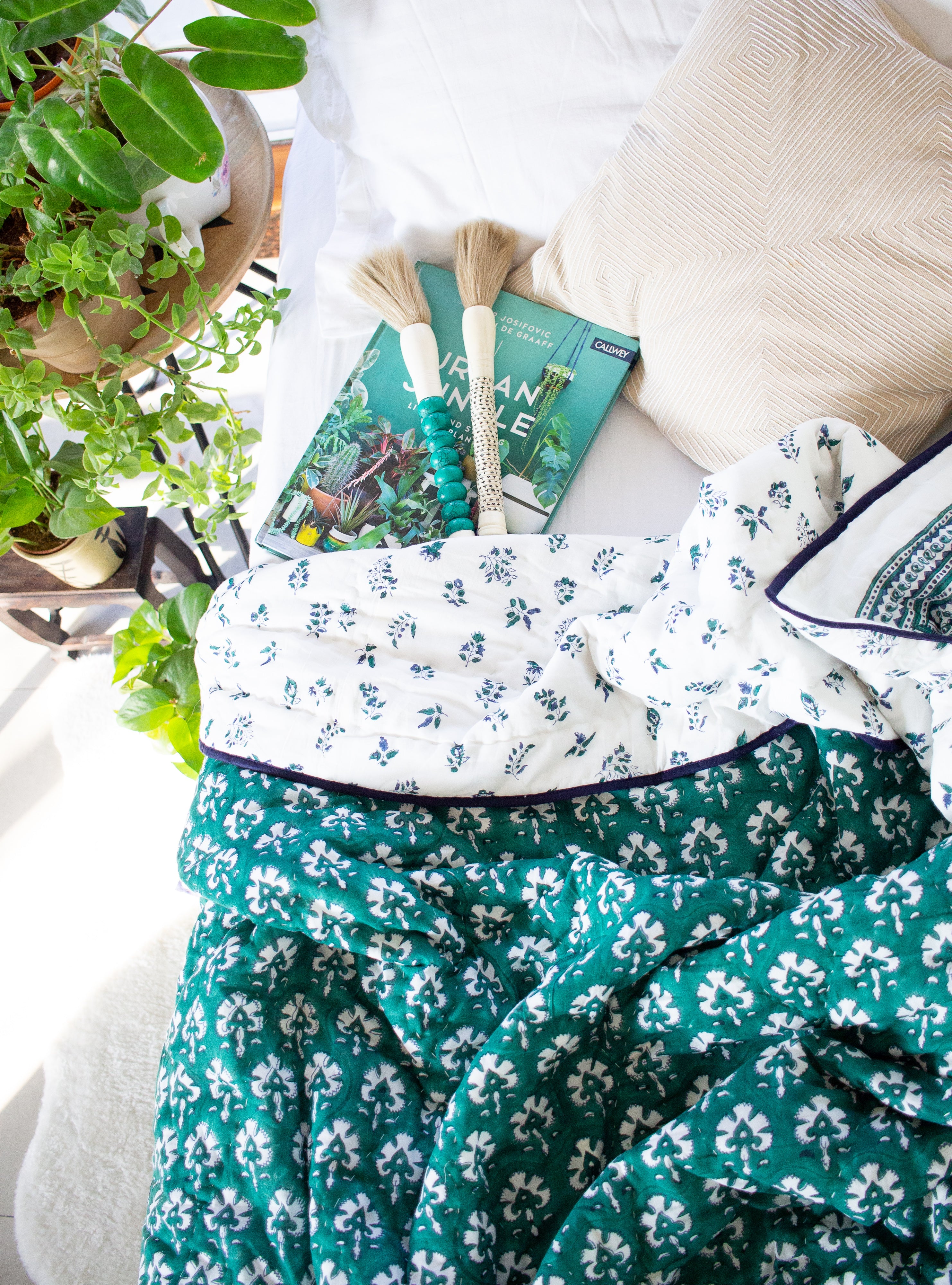 Serene Emerald Leaf: The Auspicious NavRatna inspired Cotton Quilt