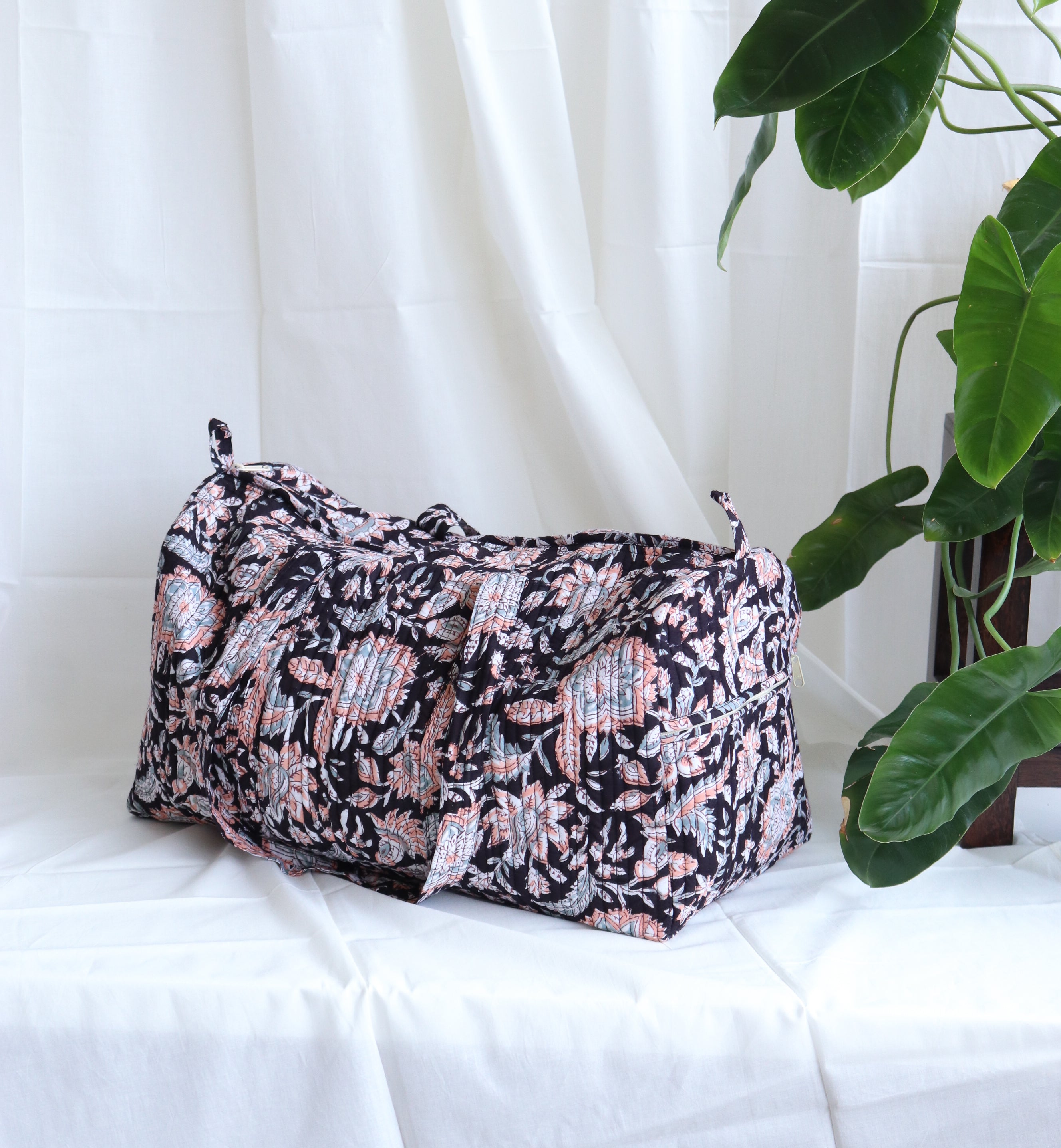 Floral Duffle Bag - Blackcurrant