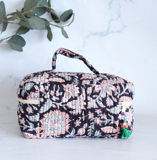 Large Vanity Bag in Quilted Cotton with printed cotton lining inside - Floral Toiletry bag - Vintage Makeup Bag - Foldable Travel Organizer