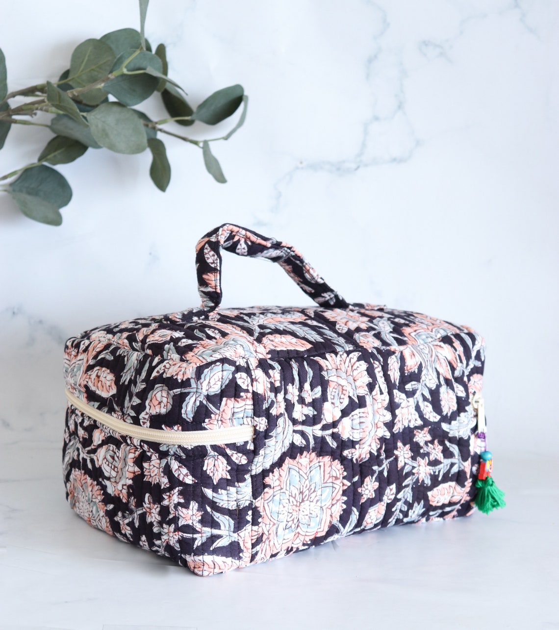 Large Vanity Bag in Quilted Cotton with printed cotton lining inside - Floral Toiletry bag - Vintage Makeup Bag - Foldable Travel Organizer
