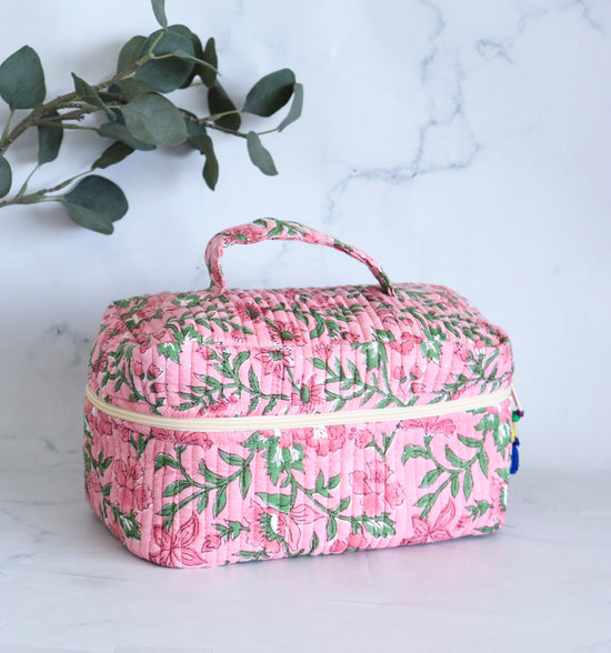 Large Vanity Bag in Quilted Cotton with printed cotton lining inside - Floral Toiletry bag - Vintage Makeup Bag - Foldable Travel Organizer