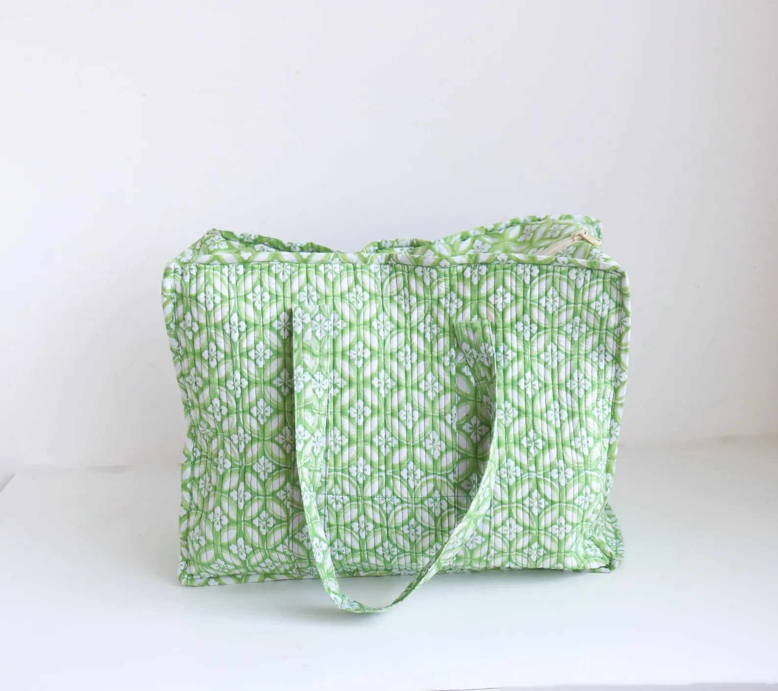 The Weekend Escape Tote - Green & White