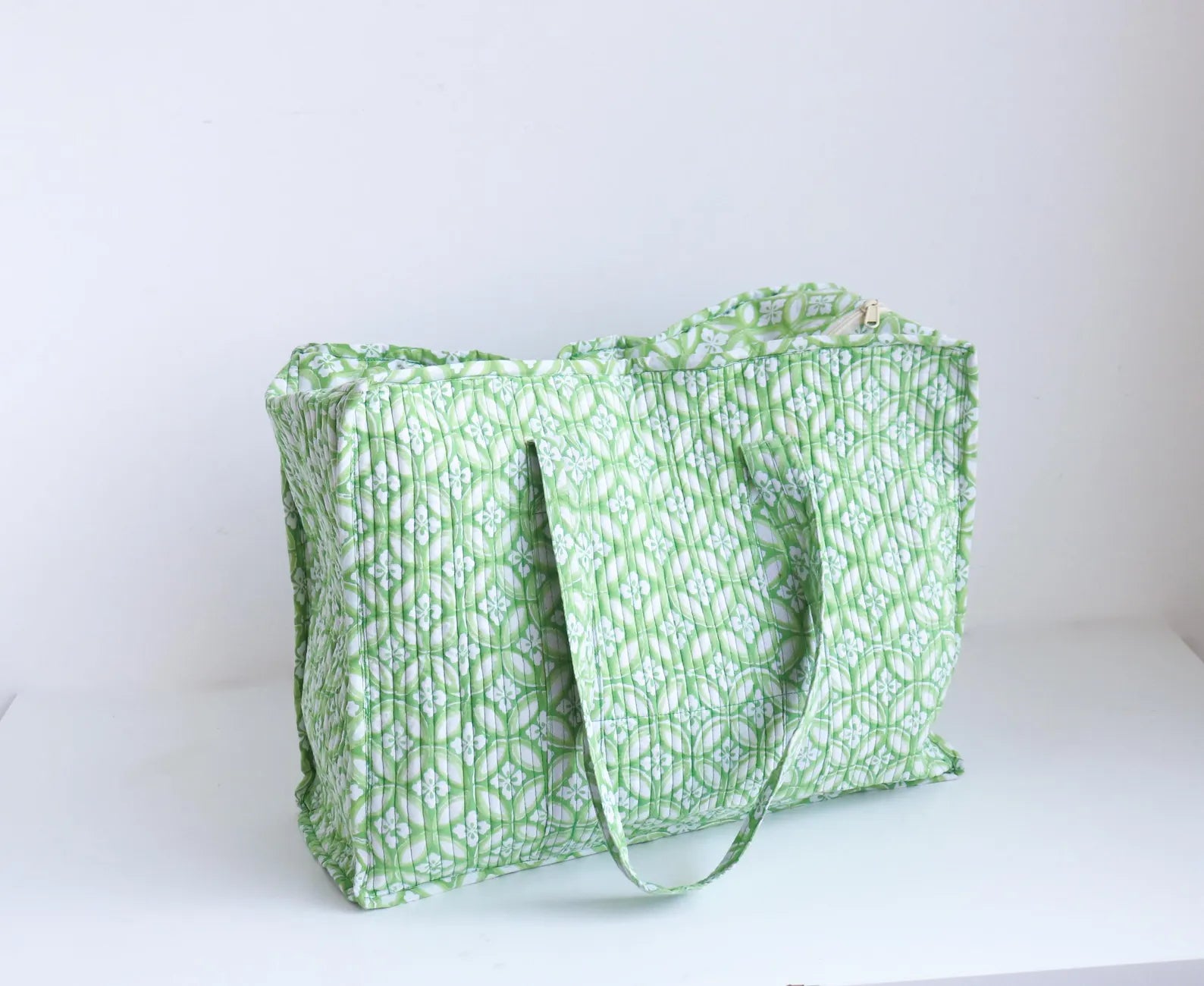 The Weekend Escape Tote - Green & White