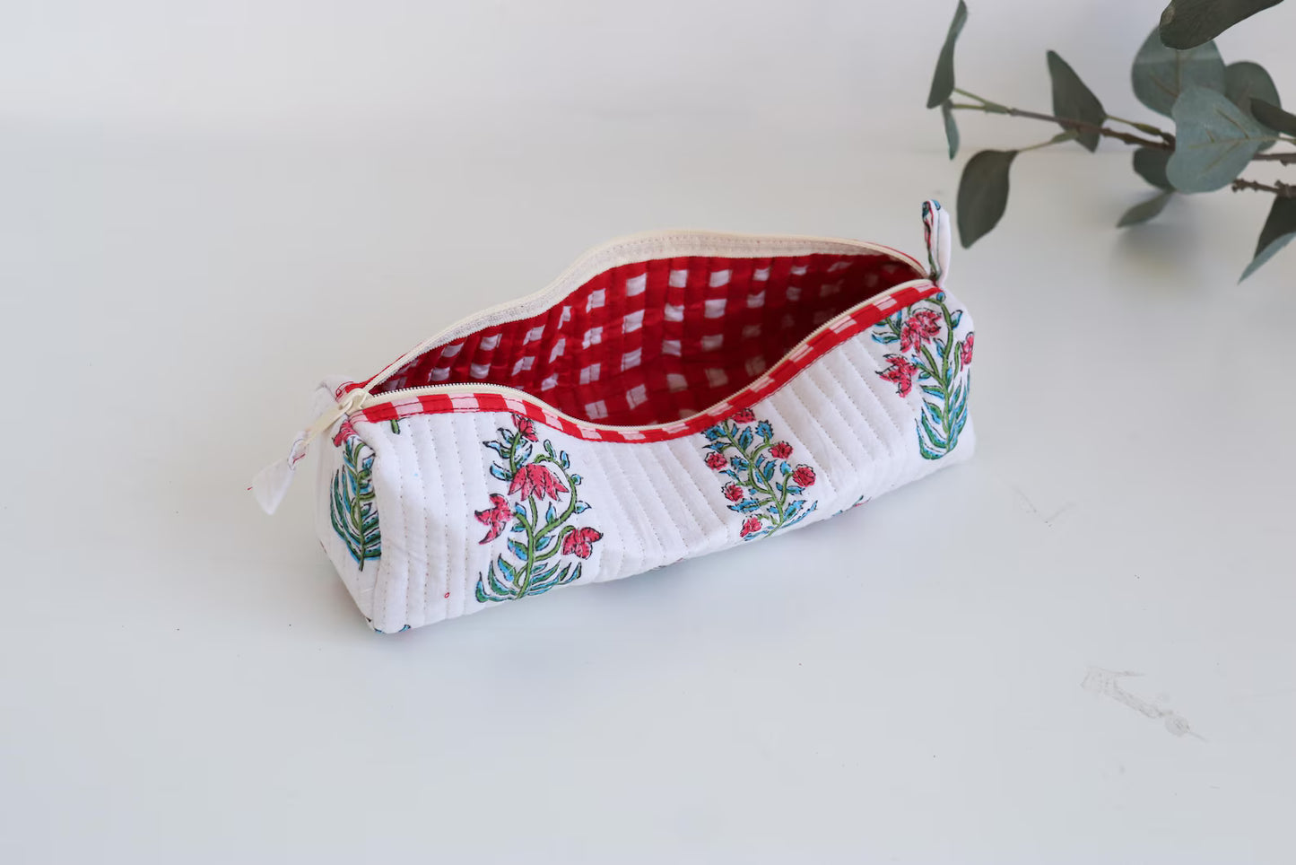 Floral Quilted Pencil Pouch, Makeup Brush Holder, Teacher's Gift, Round Cosmetic Bag, Jewelry Pouch, Handmade Case, Accessory Bag, Handmade
