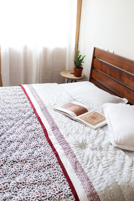 The Kilim Cotton Comforter - Indian Kantha Quilt (Queen/Twin)