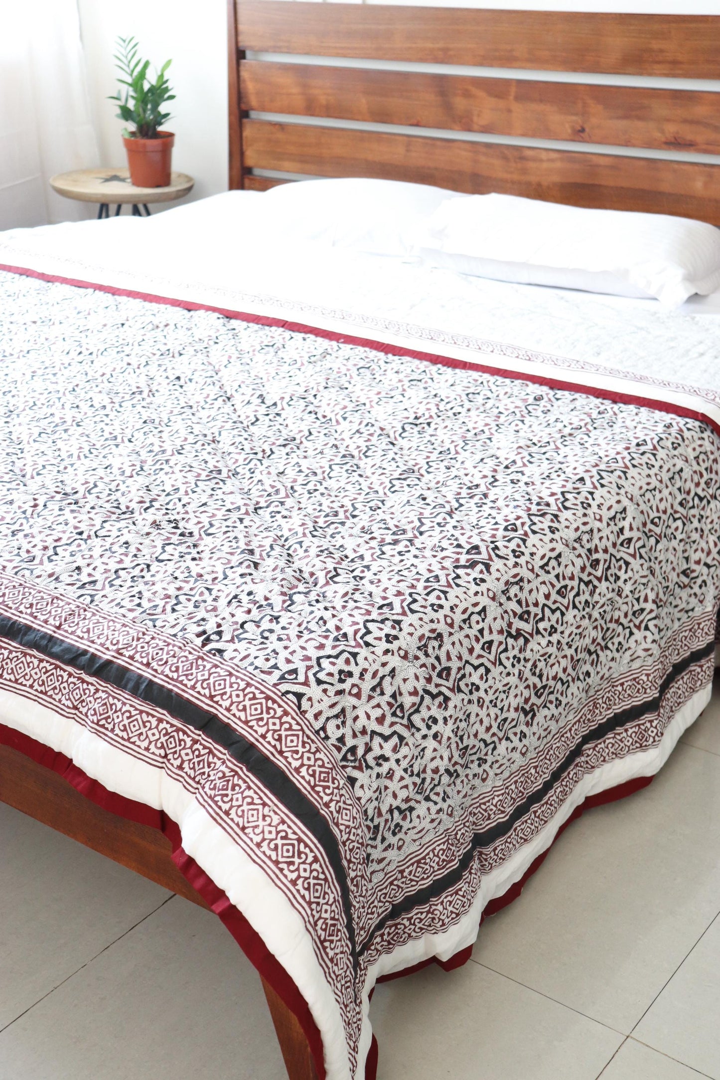 The Kilim Cotton Comforter - Indian Kantha Quilt (Queen/Twin)