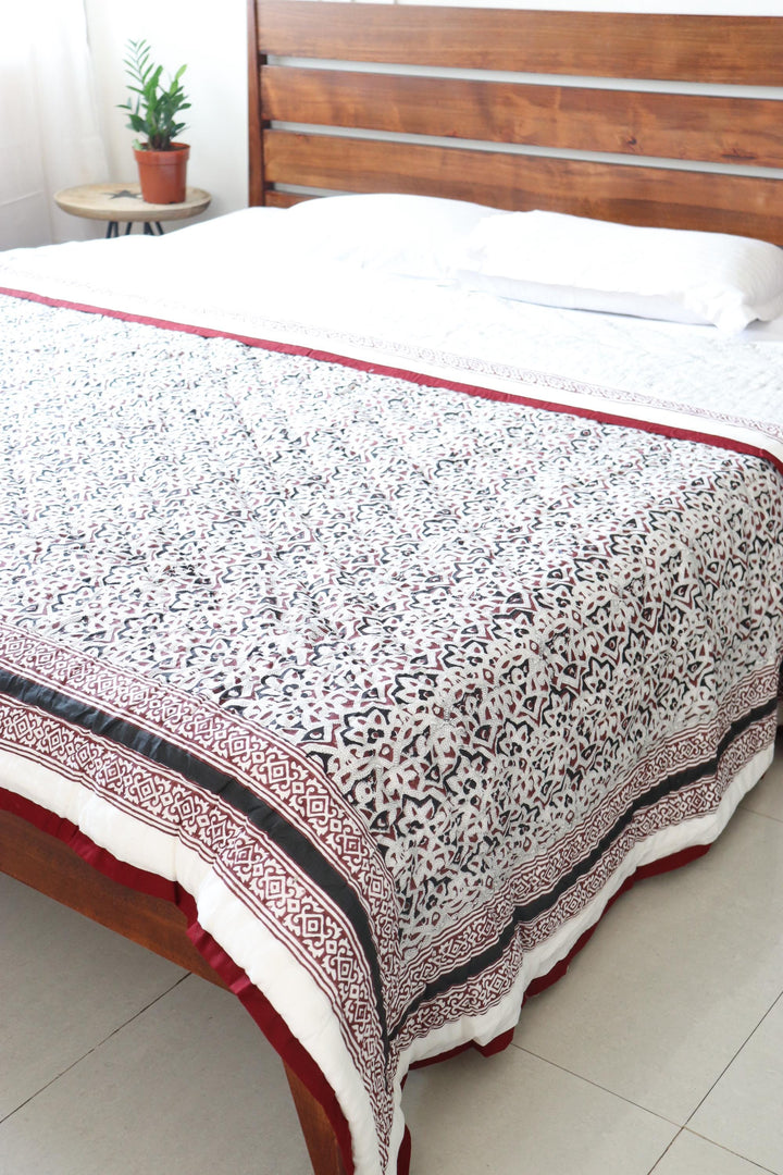 The Kilim Cotton Comforter - Indian Kantha Quilt (Queen/Twin)