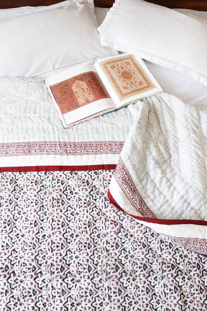 The Kilim Cotton Comforter - Indian Kantha Quilt (Queen/Twin)