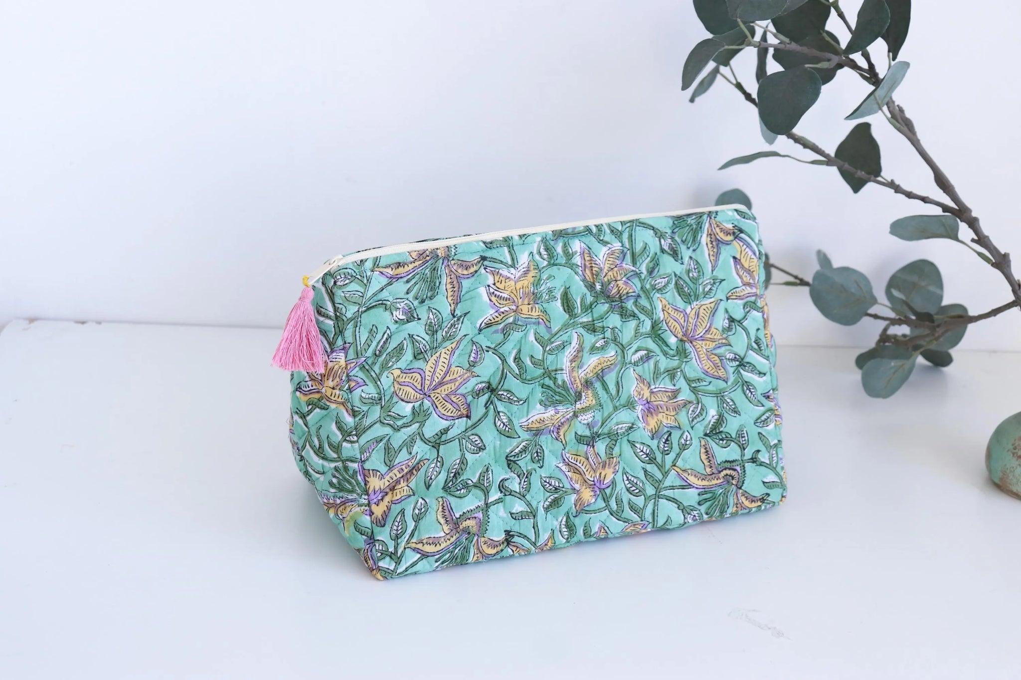 The Triangular Travel Pouch - Green