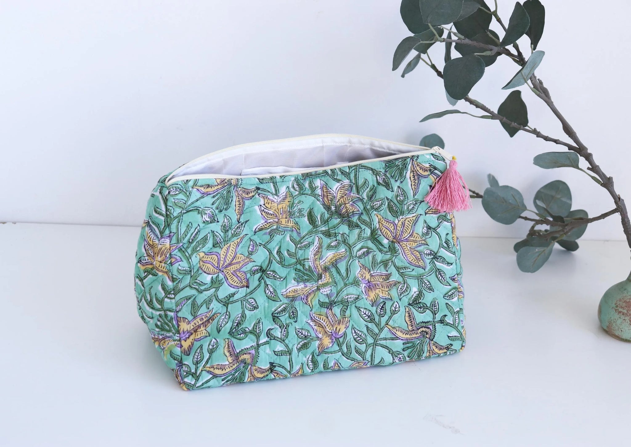 The Triangular Travel Pouch - Green