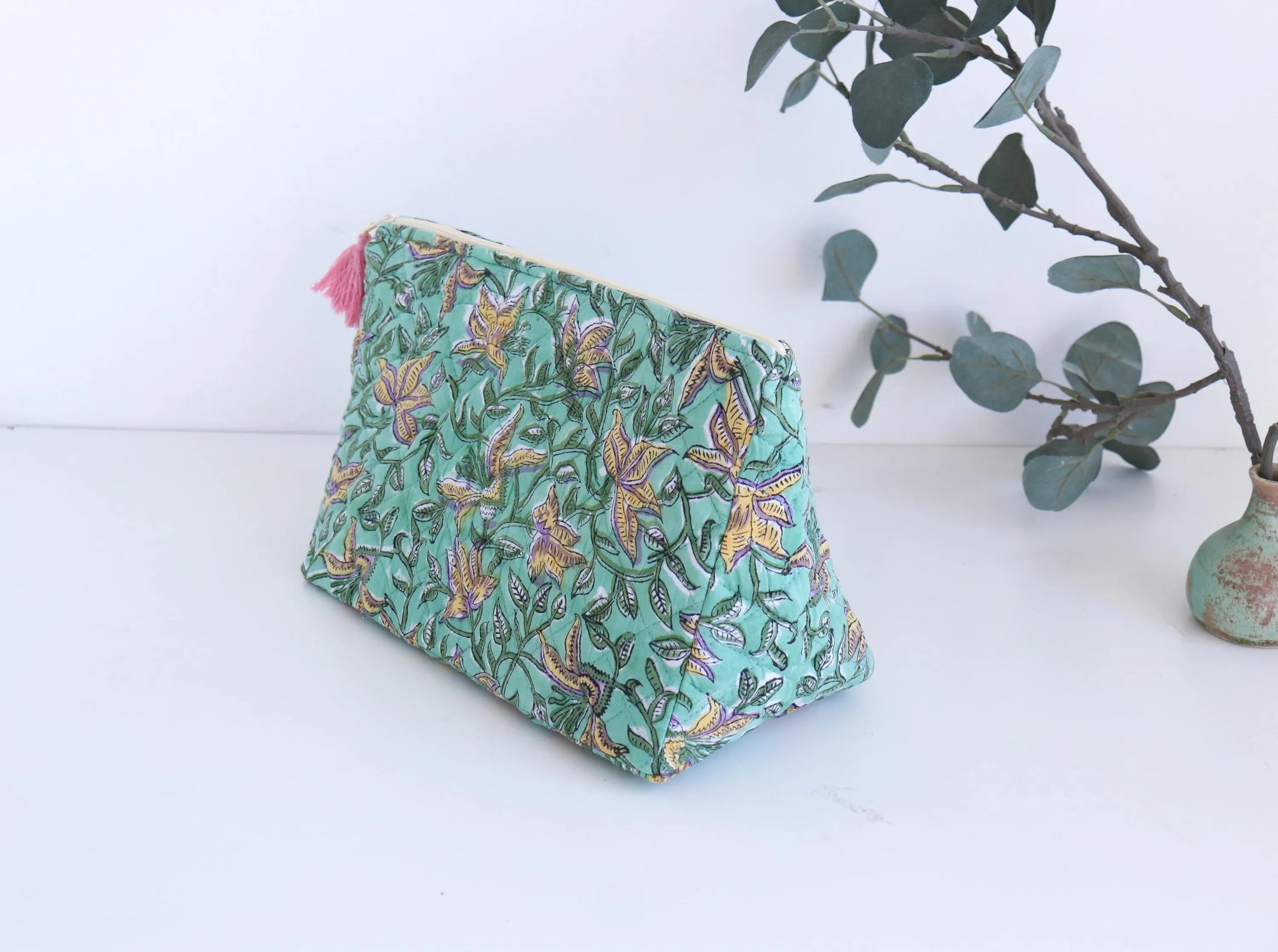 The Triangular Travel Pouch - Green