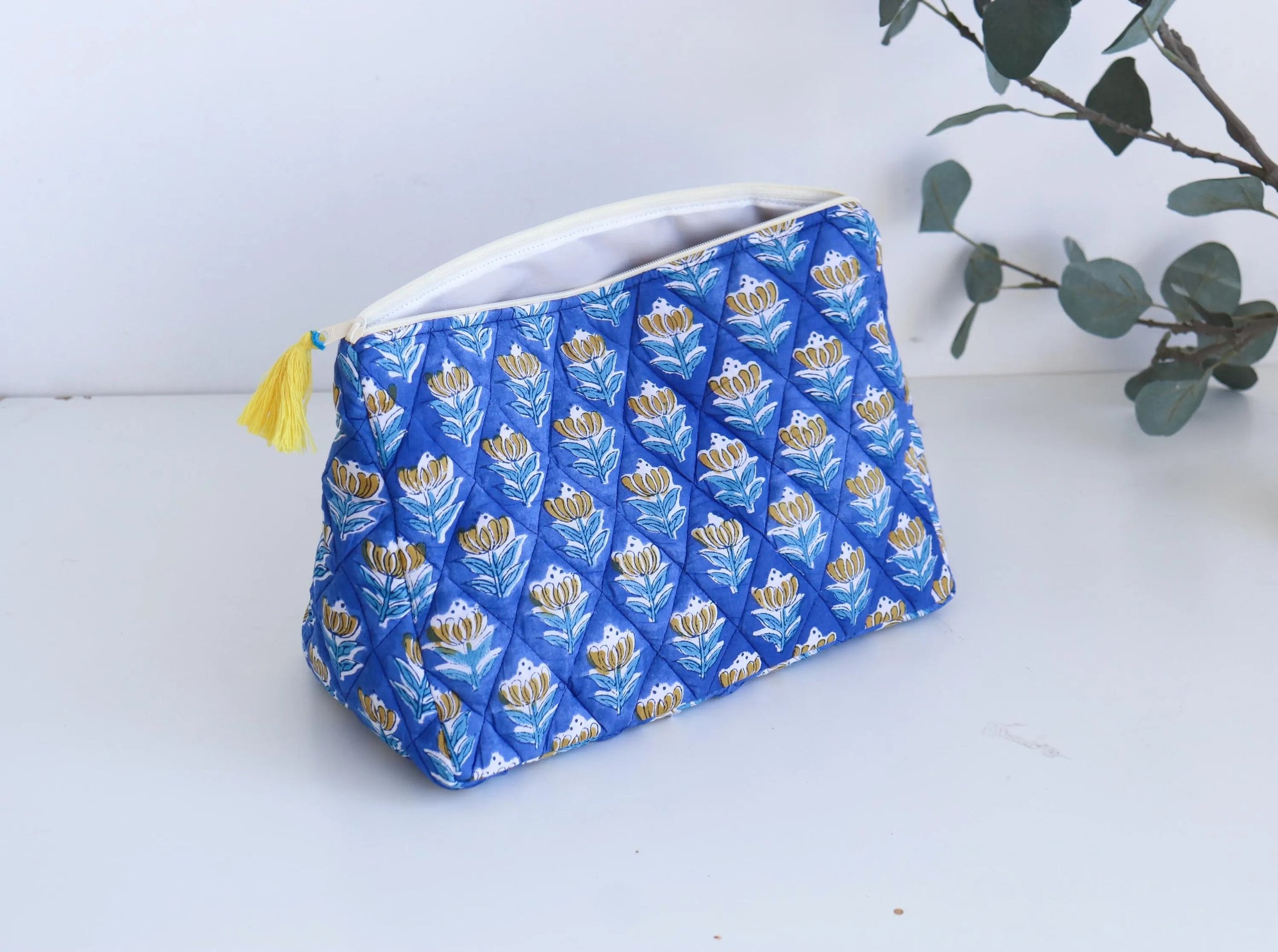 The Triangular Travel Pouch - Blue